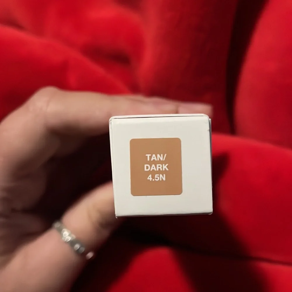 BNIB Bare Minerals Skin Clearing Spot Concealer Shade: Tan/Dark 4.5 N